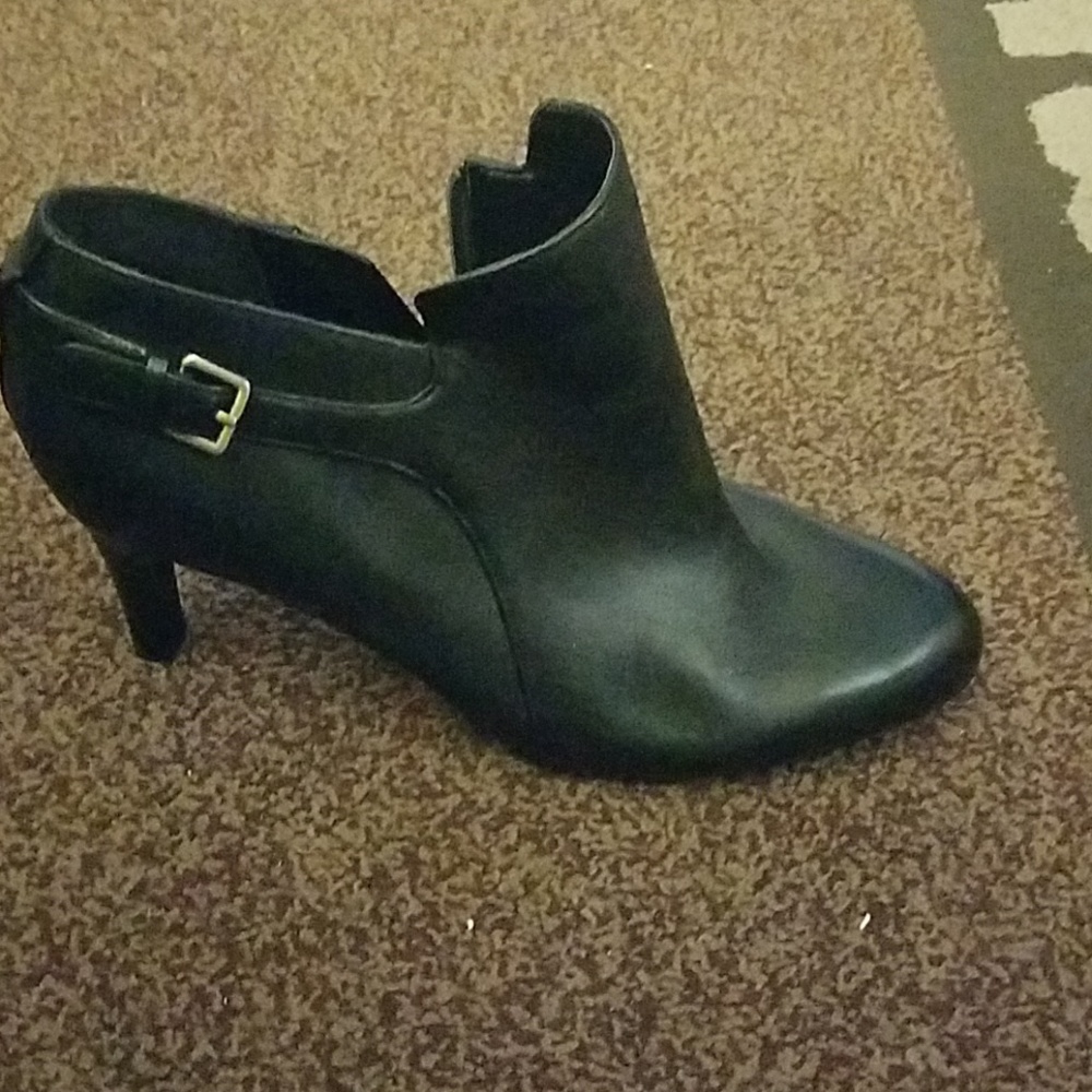 Dressy Ankle Black high heeled boots